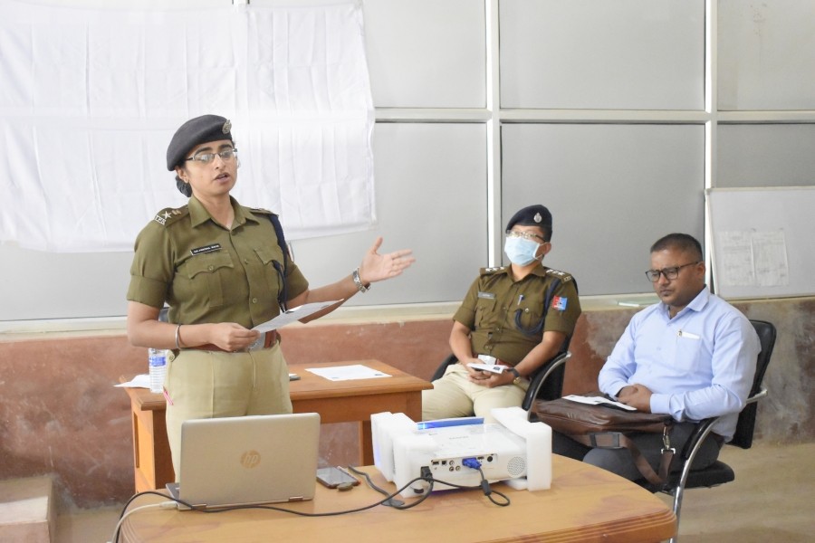 Noklak SP, Dr Pritpal Kaur, IPS, speaking during the road safety awareness programme in Noklak. 